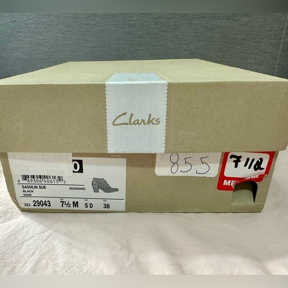 CLARKS BOOTIES Women's Black Lace Up SASHLIN SUE Suede/Leather 3" Heel size 7.5 - Picture 8 of 8